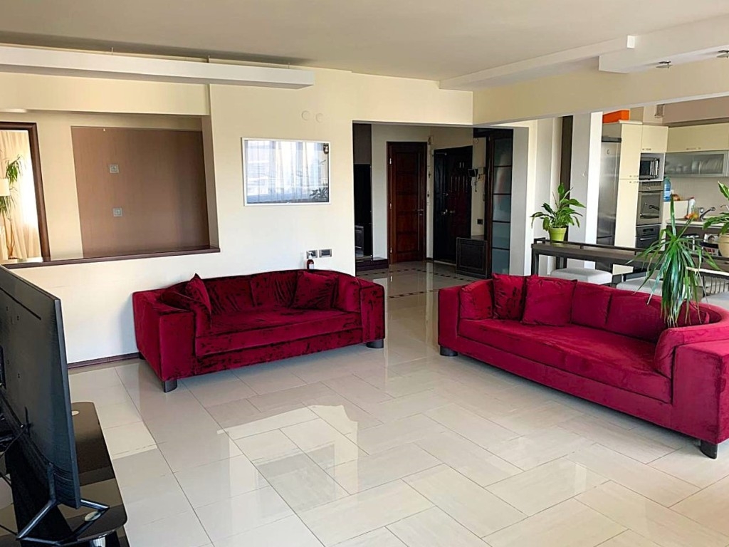 продажа многокомнатной квартиры номер A-174376 в Приморском районе, фото номер 18